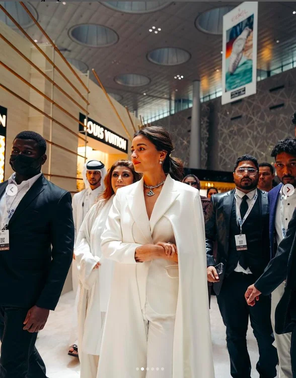 Alia Bhatt Kapoor posing during her visit to Doha